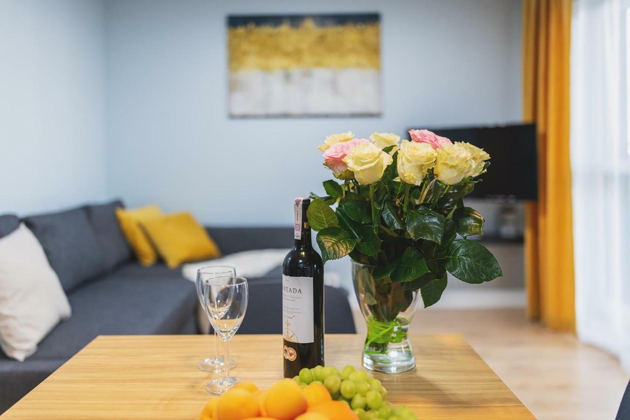 Okecie Airport Studio Bakalarska 2 P&O Serviced Apartments Varsóvia Exterior foto